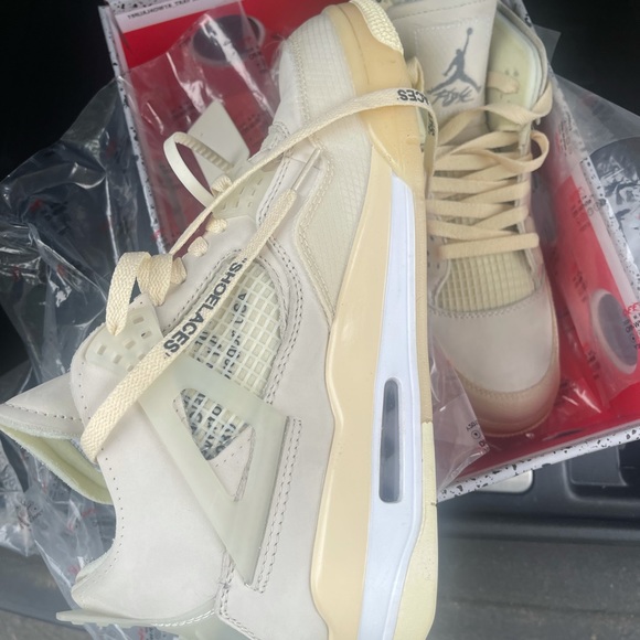 Nike x Jordan 4 Retro Off-White Sail - Picture 4 of 9